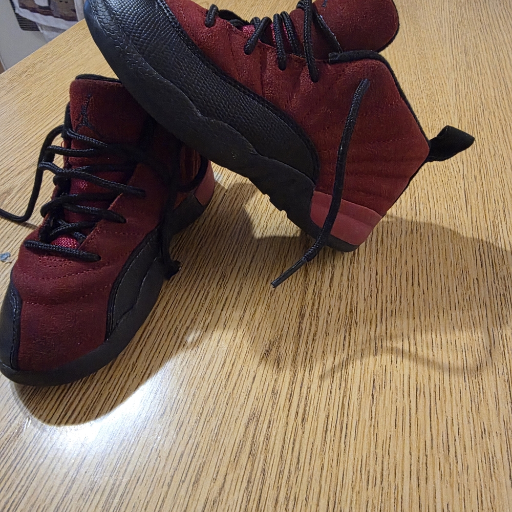Jordan Kids Red and Black Sneakers - Picture 3 of 10